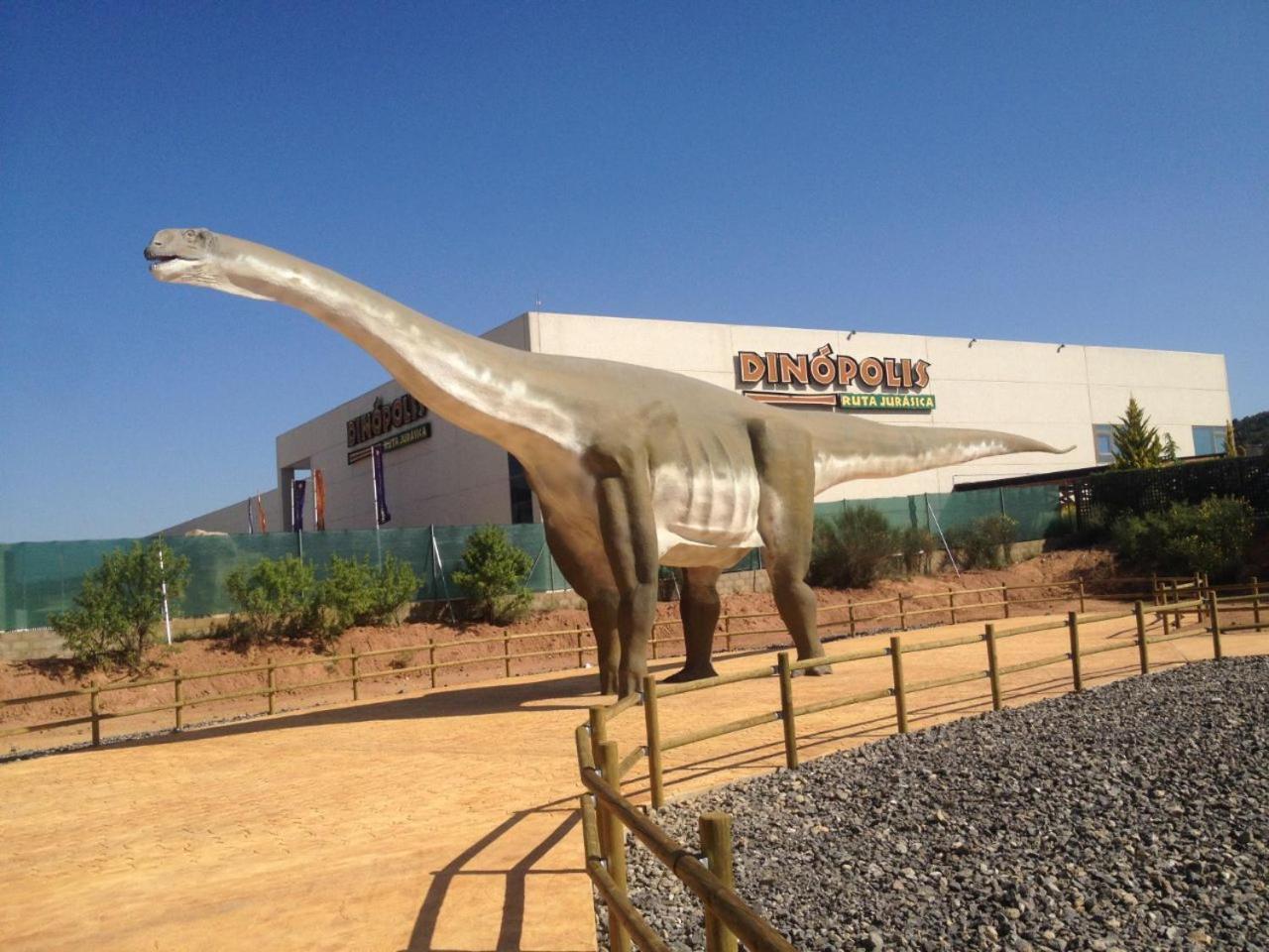Camping Casa Fausto Cerca De Dinopolis Formiche Alto Luaran gambar